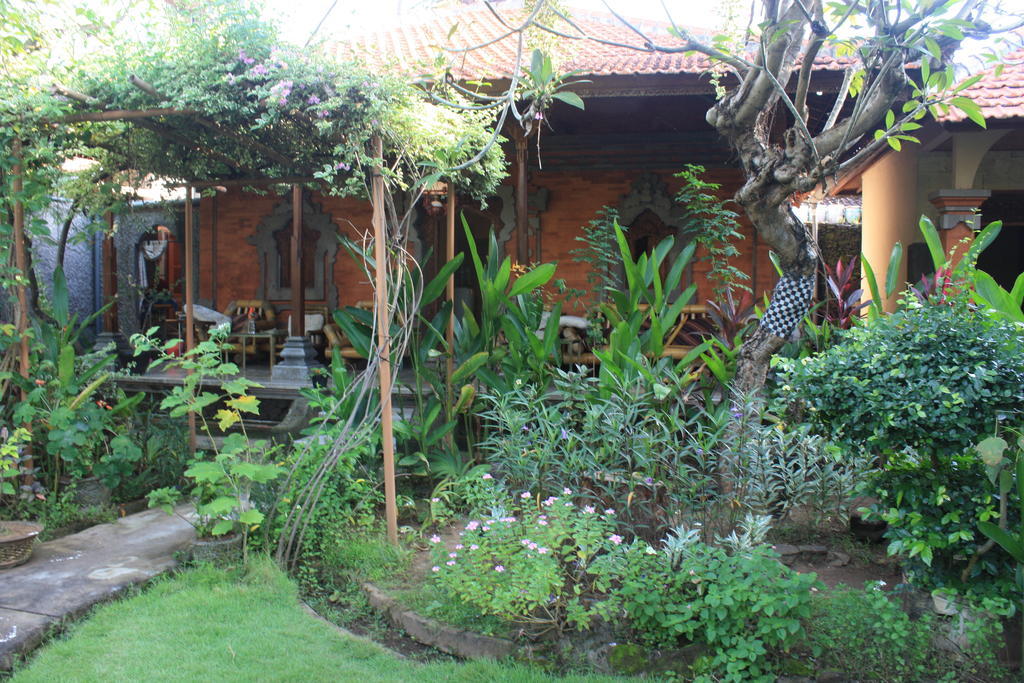 Cleopatra Beach Bungalows Lovina (Bali) Ngoại thất bức ảnh